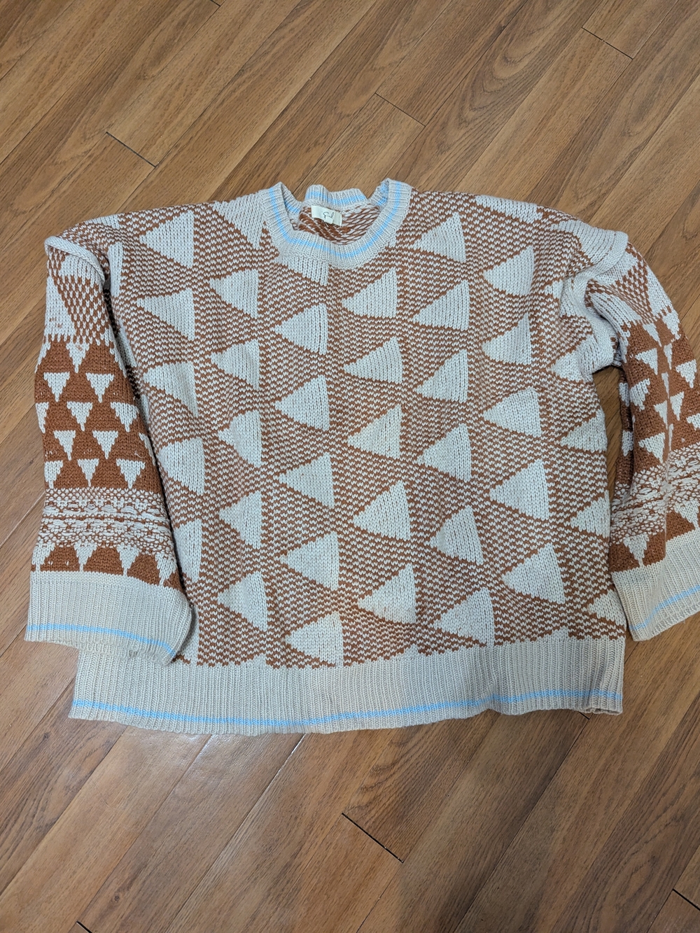 Easel Women's Cream and Rust Patterned Knit Sweater